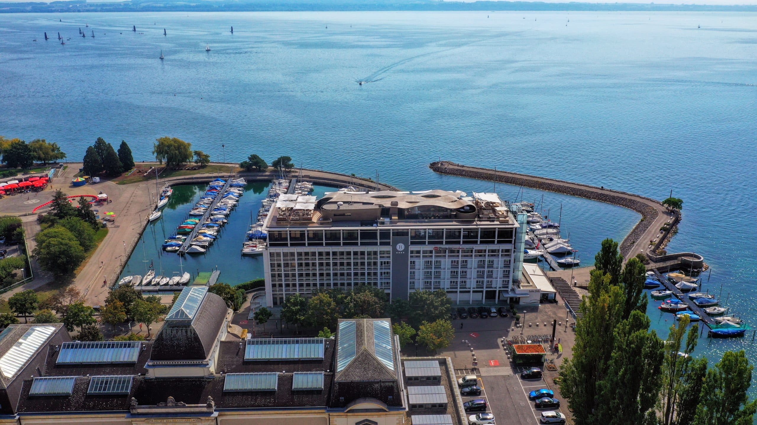 Hôtel Beaulac Neuchâtel au bord du lac de Neuchâtel (vue du ciel)