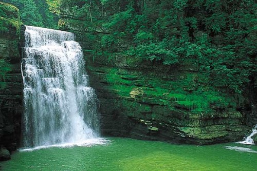 Cascade du saut du doubs Source : www.besac.com