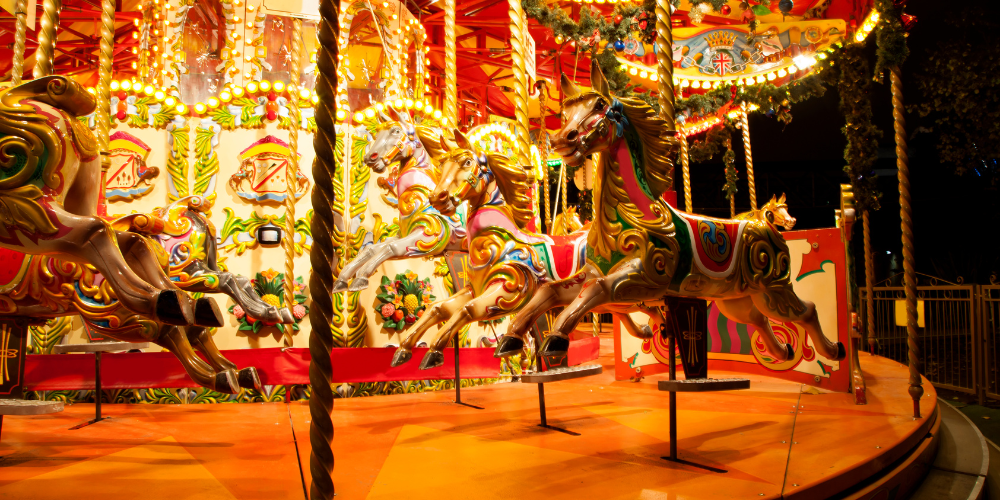 Carrousels à Neuchâtel Karrusels in Neuenburg Carrousels in Neuchâtel